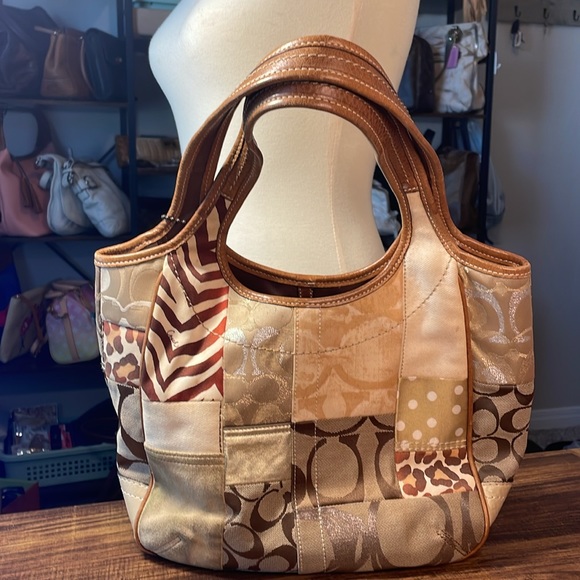Coach Ergo Patchwork Hobo - Picture 4 of 15